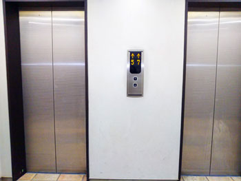 エレベーターで11Ｆへ